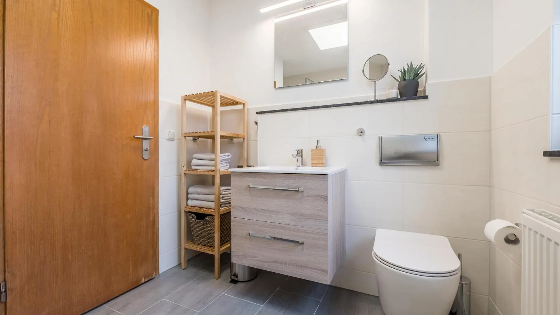 Cozyhomz Ferienwohnung Bis 5 Personen Mit Stellplatz Dresden 0*,  Almanya
