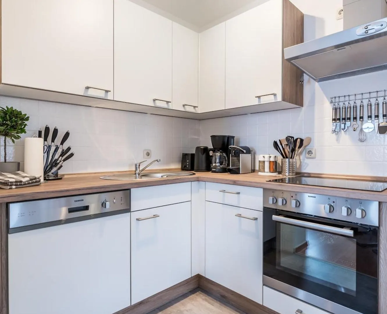 Cozyhomz Ferienwohnung Bis 5 Personen Mit Stellplatz Dresden 0*,  Almanya